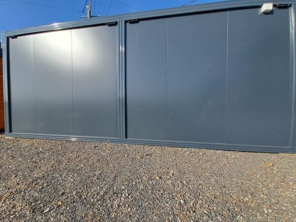 Module Préfabriqué de 13 m2 – Bardage Bois, Toit Plat + Façade Vitrée