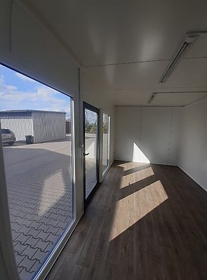 Container Bureau aménagé de 18 m2 avec Toilettes