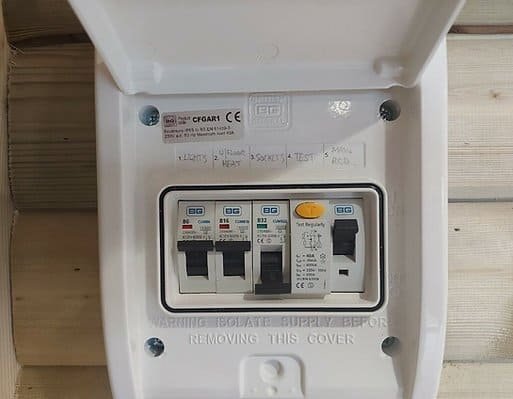 Module Container Aménagé – avec bardage en bois massif (14 m2)