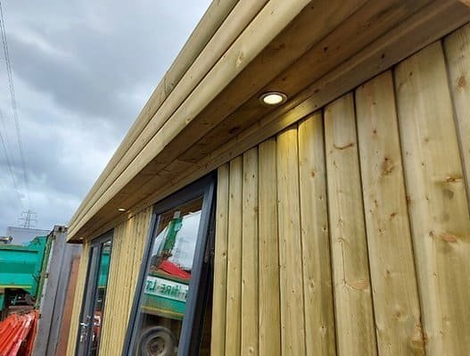 Module Container Aménagé – avec bardage en bois massif (14 m2)