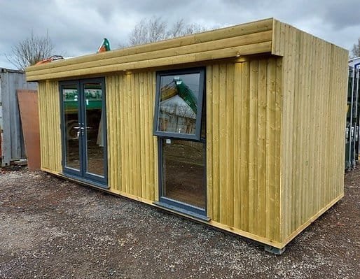 Module Container Aménagé – avec bardage en bois massif (14 m2)
