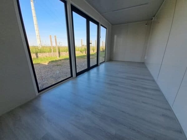 Module Préfabriqué de 13 m2 – Bardage Bois, Toit Plat + Façade Vitrée